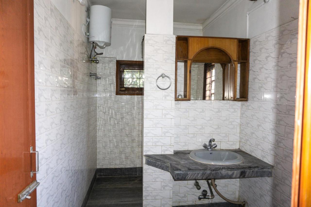 Exotic Villa Homestay Ґувахаті Екстер'єр фото